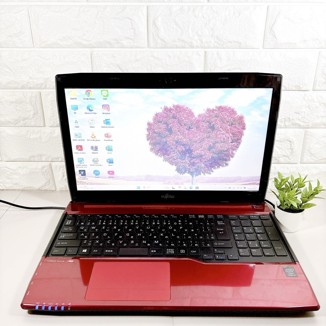 富士通(フジツウ)のMS Office付き✨SSDで快適 ブルーレイ カメラ ノートパソコン✨富士通 スマホ/家電/カメラのPC/タブレット(ノートPC)の商品写真