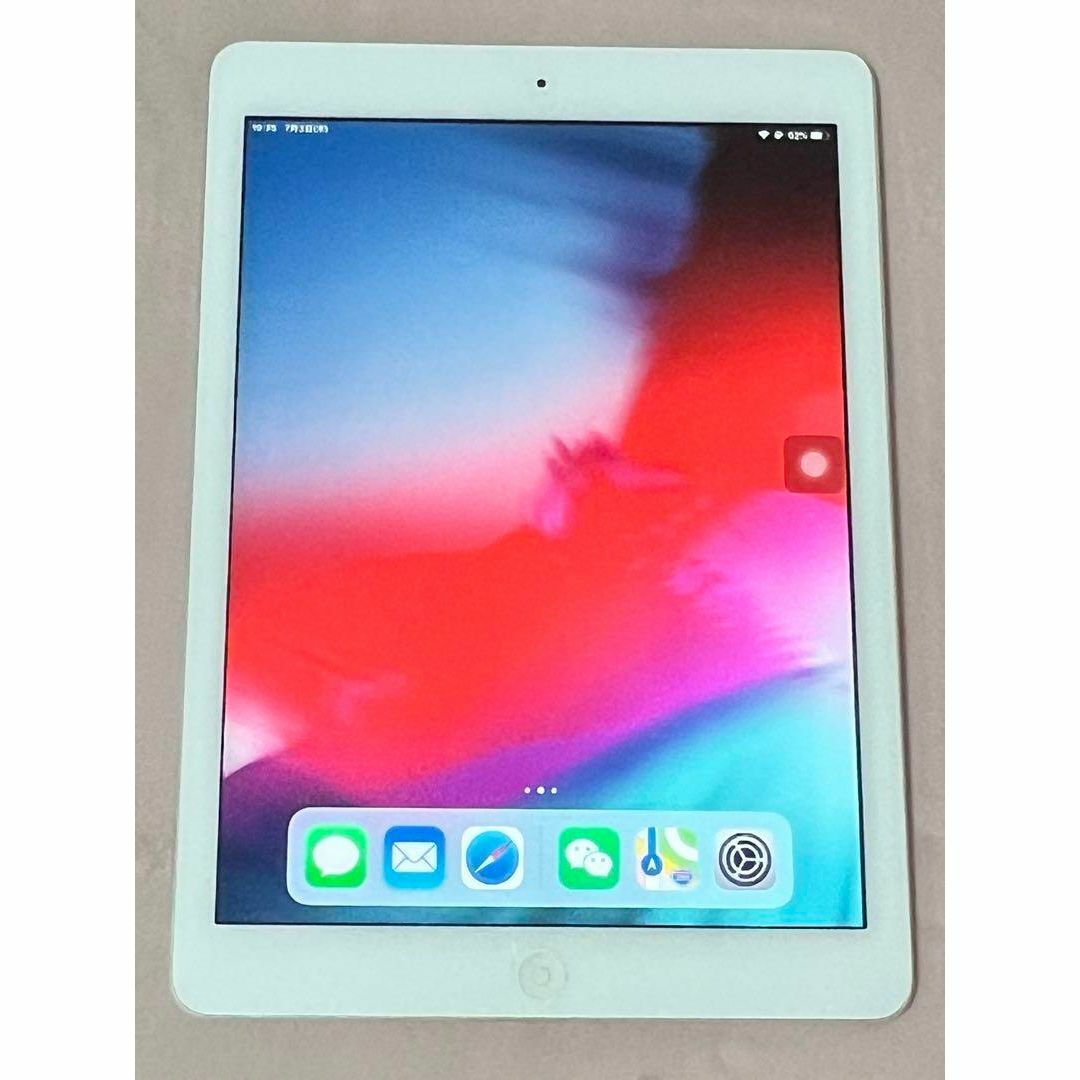 Apple iPad air 初代 シルバー 本体 スマホ/家電/カメラのPC/タブレット(タブレット)の商品写真