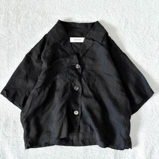 サヤカディヴィス(SAYAKA DAVIS)のSAYAKADAVIS シアークロップドシャツ　ブラック　半袖　麻　ブラウス　黒(シャツ/ブラウス(半袖/袖なし))