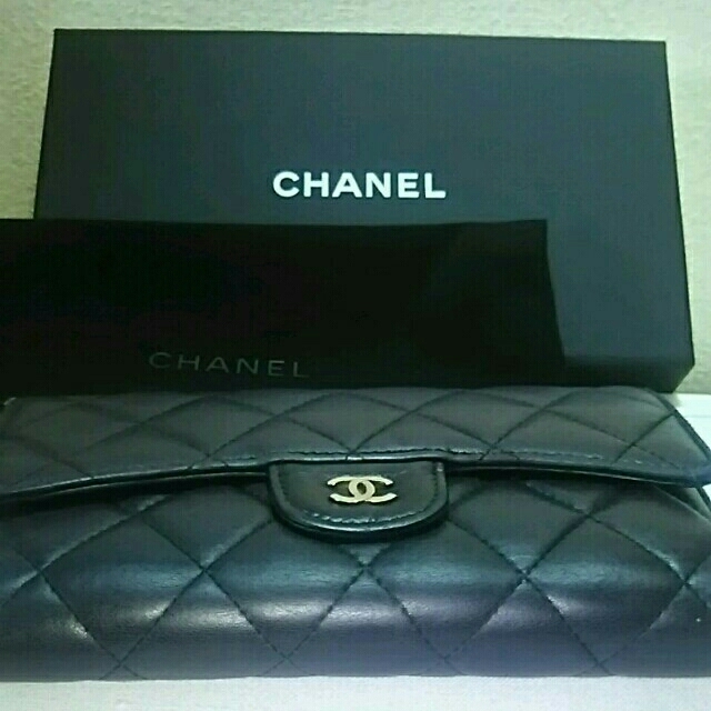 CHANEL(シャネル)のCHANEL  大人気マトラッセ三つ折り長財布 レディースのファッション小物(財布)の商品写真