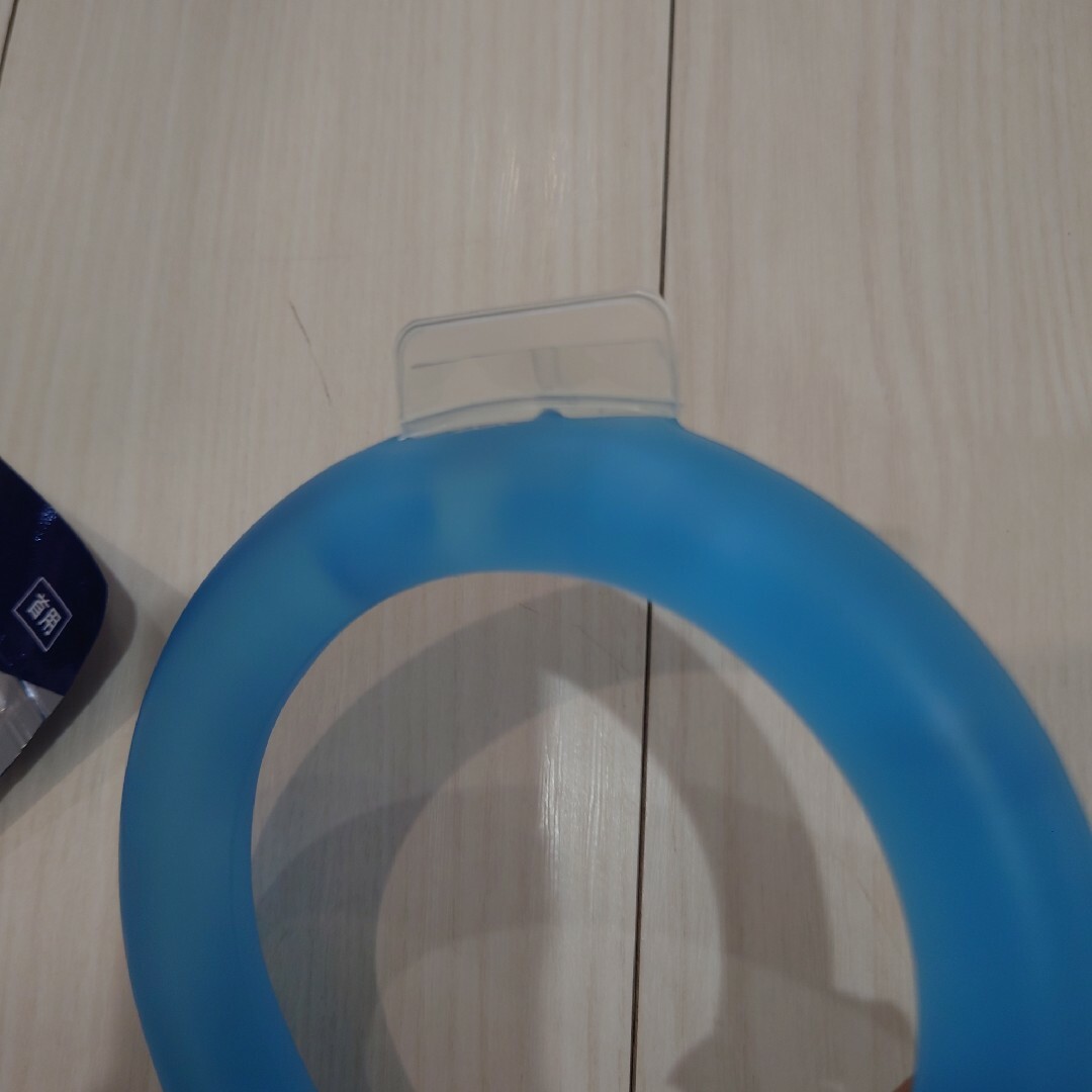 DAISO(ダイソー)のダイソー クールネック 使用頻度少なめ スポーツ/アウトドアのスポーツ/アウトドア その他(その他)の商品写真