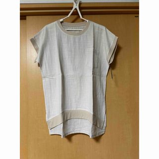 新品　ベージュ半袖トップス(シャツ/ブラウス(半袖/袖なし))