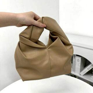 ツイストハンドル ハンドバッグ ポーチ ベージュ 