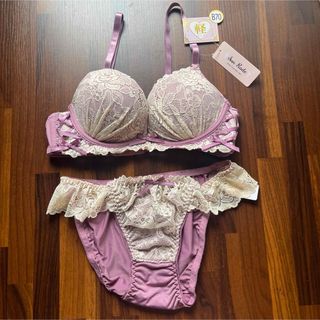 新品　タグ付　未使用　sun rode ブラジャー　ショーツ　パンツ　ブラ(ブラ&ショーツセット)