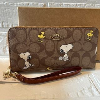 新品　COACHスヌーピー財布(財布)