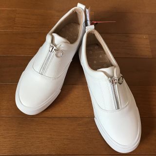 ザラ(ZARA)のBershka 新品 スニーカー(スニーカー)