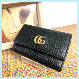グッチ(GUCCI)の✨美品✨ GUCCI グッチ　GGマーモント　6連キーケース　ブラックレザー(財布)