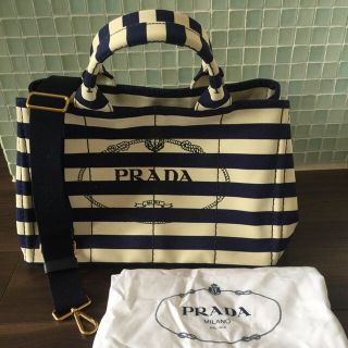 プラダ(PRADA)のカナパ   ネイビー  Ｍサイズ(トートバッグ)