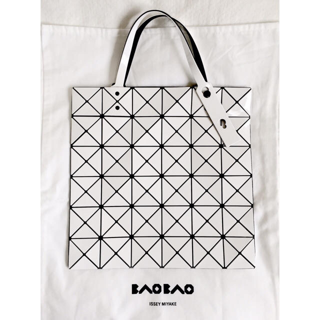 ISSEY MIYAKE(イッセイミヤケ)のBAO BAO ISSEY MIYAKE / トートバッグ / 新品未使用 レディースのバッグ(トートバッグ)の商品写真