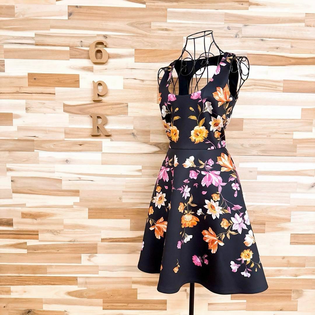 超人気高品質 TED BAKER フレア 花柄 【テッドベーカー】ノースリーブ - ワンピース