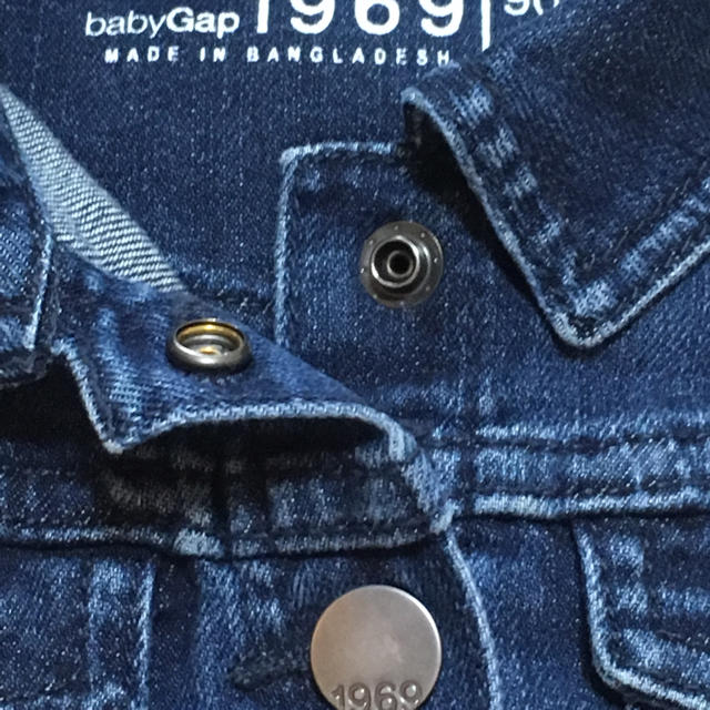 babyGAP(ベビーギャップ)の新品☆GAP デニムジャケット90cm キッズ/ベビー/マタニティのキッズ服男の子用(90cm~)(ジャケット/上着)の商品写真