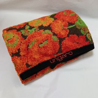 エマニュエルウンガロ(emanuel ungaro)のウンガロ　バスタオル　花柄　派手　タオル(タオル/バス用品)