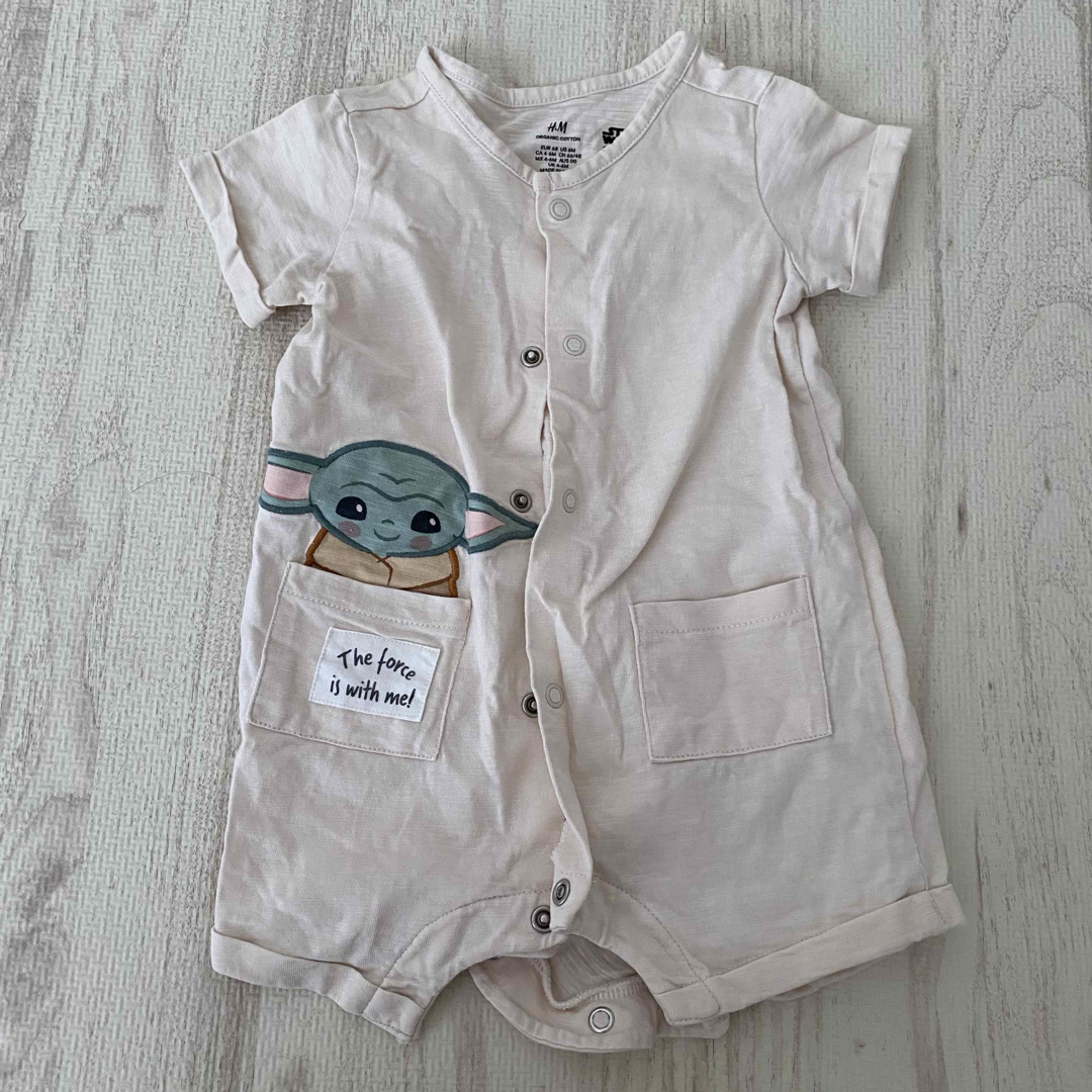 H&M(エイチアンドエム)の70 ベビーヨーダ カバーオール キッズ/ベビー/マタニティのベビー服(~85cm)(カバーオール)の商品写真