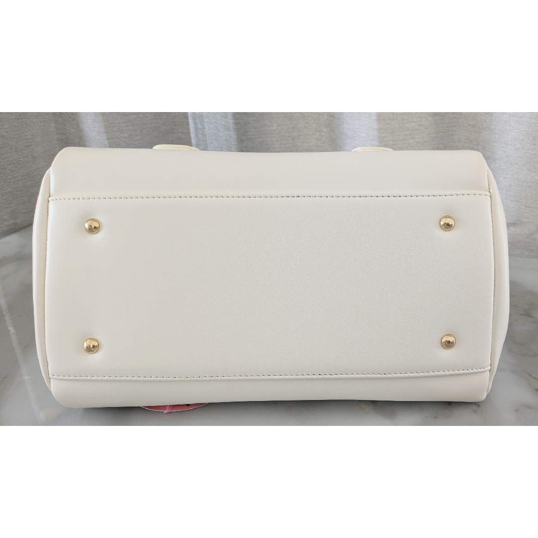 王冠がま口Bag オフ白 - メルカリ