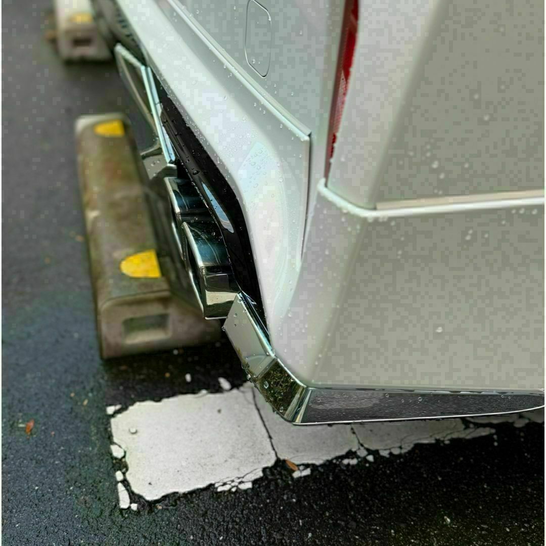アルファード　40 モデリスタ装着車取付　マフラーカッター 自動車/バイクの自動車(車種別パーツ)の商品写真