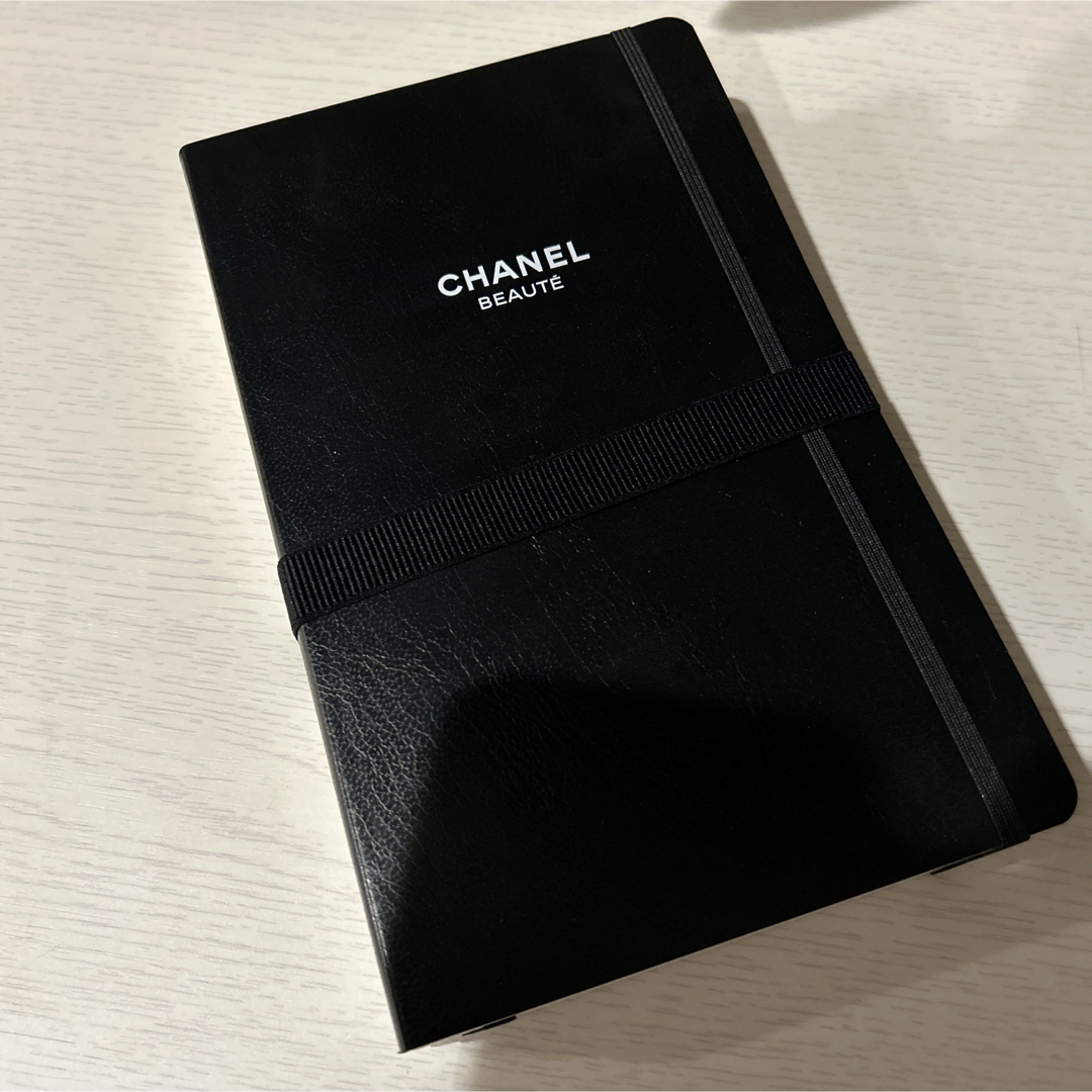 2025年激安 CHANEL 3冊セットの ノート BEAUTE 《新品／未使用》CHANEL - バッグ