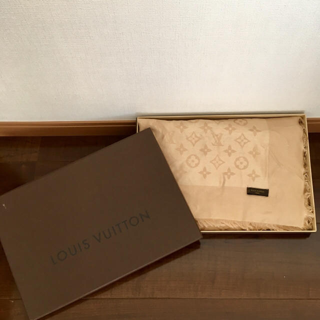 LOUIS VUITTON(ルイヴィトン)の最終値下！美品LOUIS VUITTONルイヴィトン大判ストールショールマフラー レディースのファッション小物(ストール/パシュミナ)の商品写真