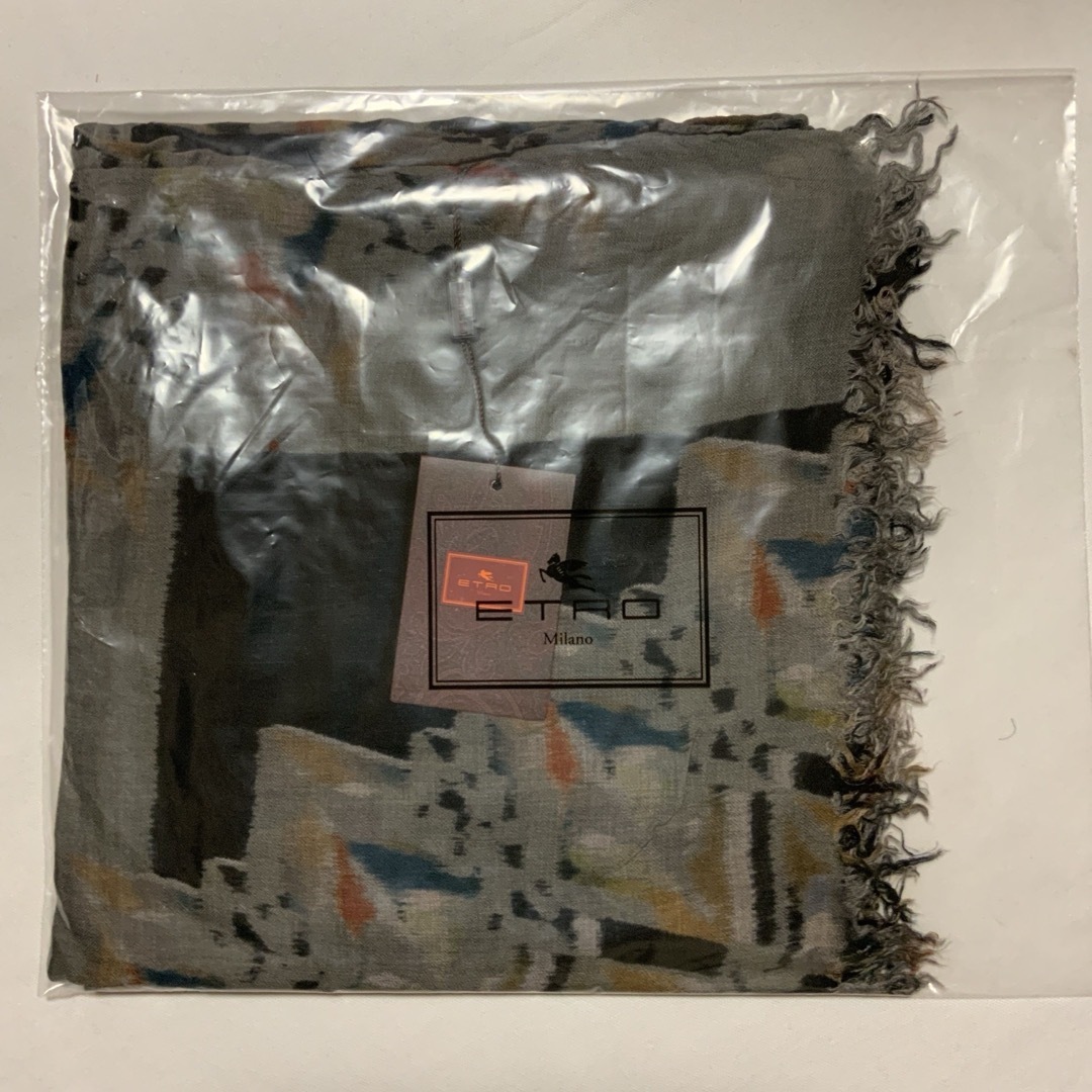 ETRO(エトロ)の洗練されたデザイン　ETRO 正規品　大判ショール　 希少サイズ　28 レディースのファッション小物(マフラー/ショール)の商品写真