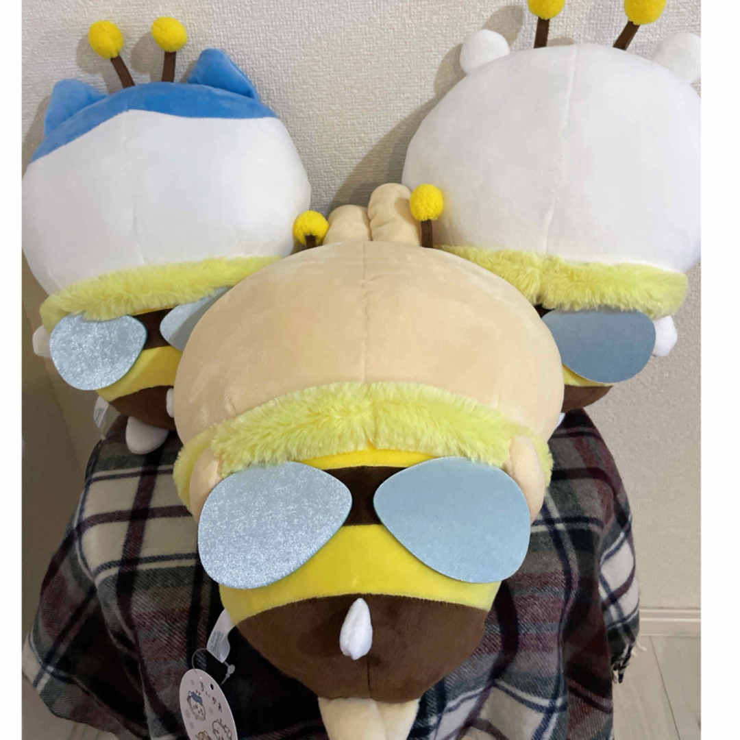 ちいかわ ハチさんBIGぬいぐるみ | 商品紹介 | 株式会社パレード