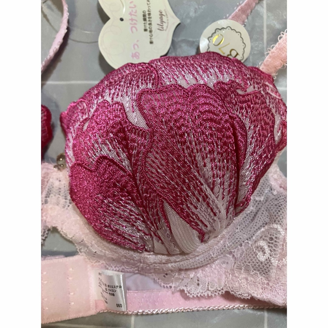 B70M リリアージュココ 刺繍×レースのブラ&ショーツセット