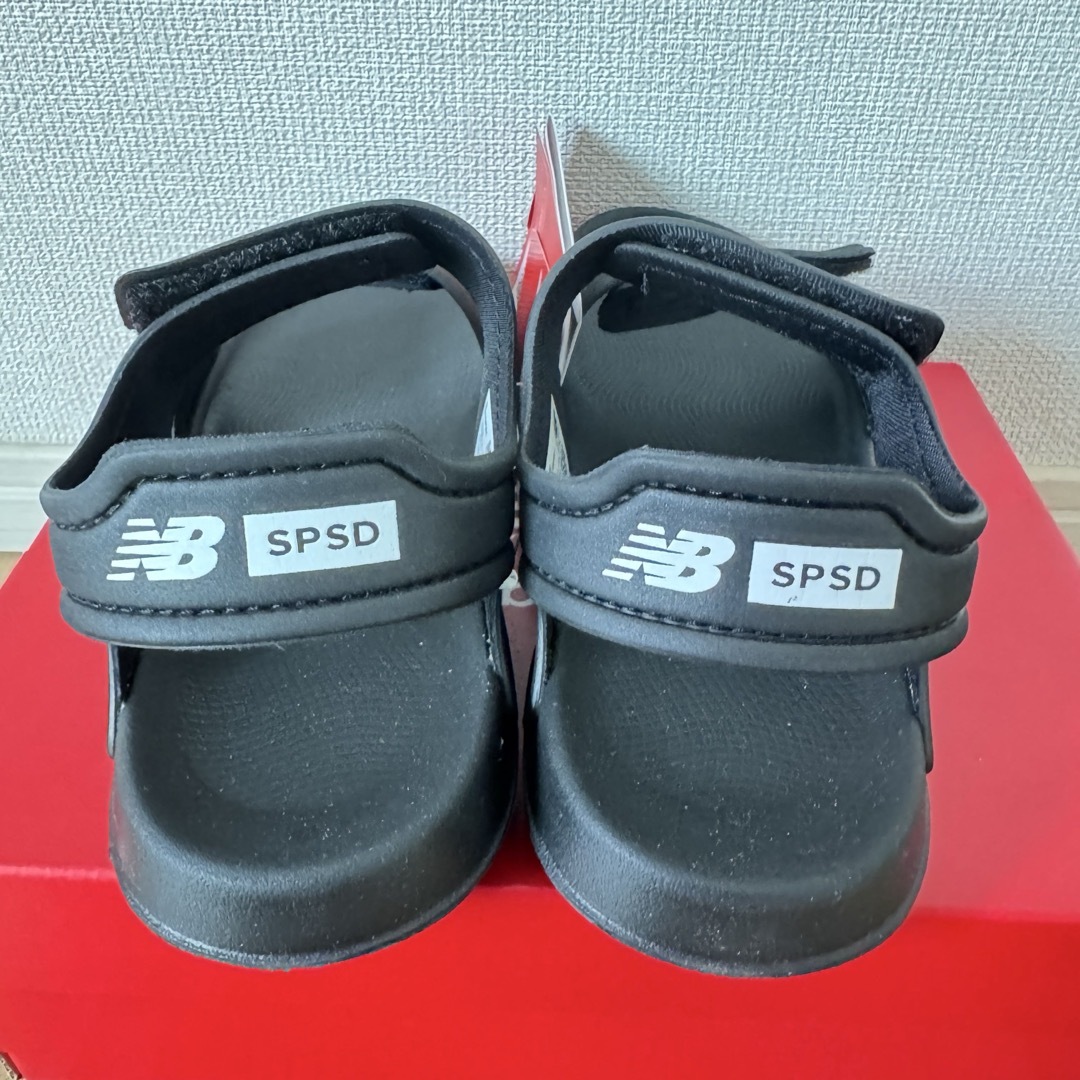 New Balance(ニューバランス)の新品●ニューバランス ストラップサンダル SPSD●18.0cm キッズ/ベビー/マタニティのキッズ靴/シューズ(15cm~)(サンダル)の商品写真
