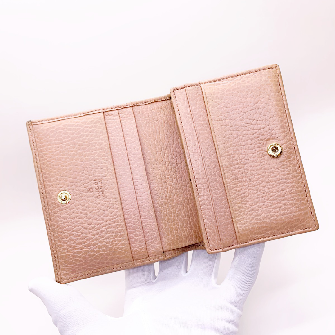 2025新商品 GG GUCCI ✨極美品✨グッチ - GUCCI マーモント 二 コンパクト 小物