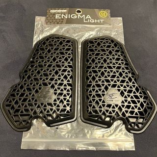 コミネ(KOMINE)のコミネ チェストプロテクター エニグマライト(装備/装具)