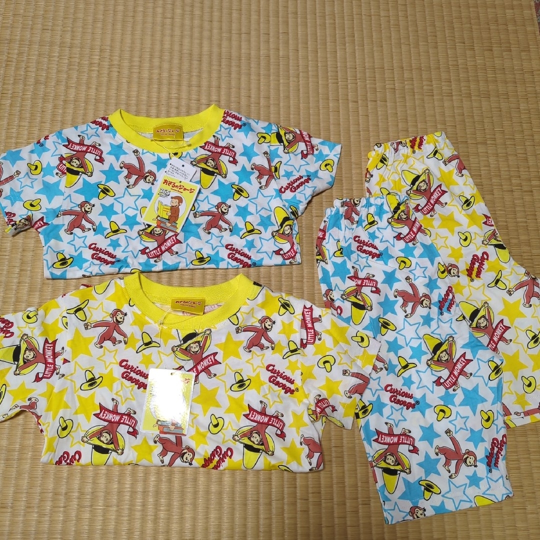 おさるのジョージ　パジャマ　2点セット　2セット キッズ/ベビー/マタニティのキッズ服男の子用(90cm~)(パジャマ)の商品写真