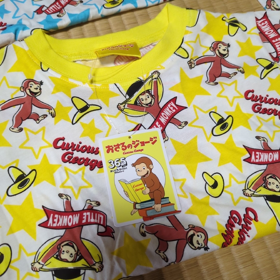 おさるのジョージ　パジャマ　2点セット　2セット キッズ/ベビー/マタニティのキッズ服男の子用(90cm~)(パジャマ)の商品写真