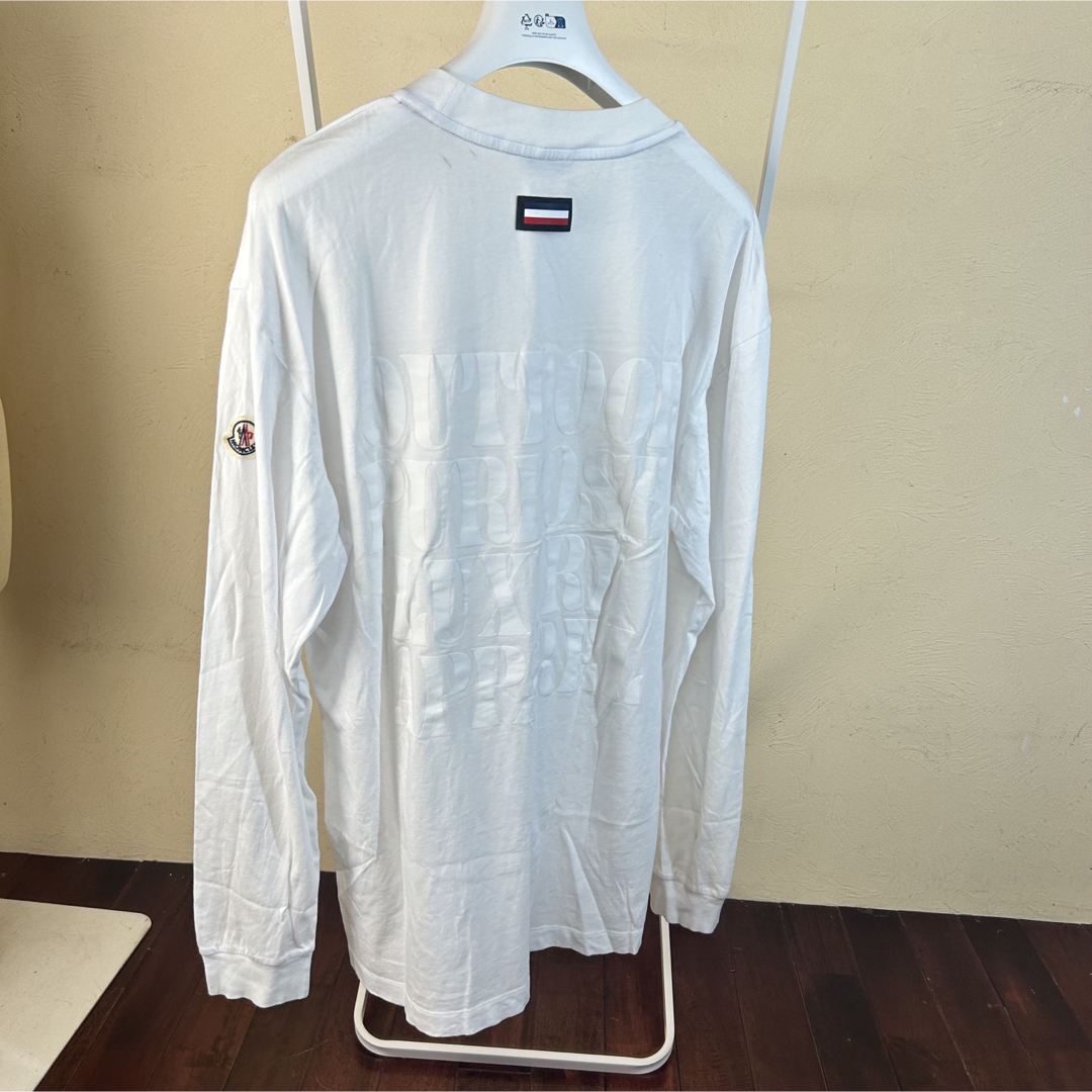 MONCLER(モンクレール)の【最安値】MONCLER モンクレールロンT長袖Tシャツ白M メンズのトップス(Tシャツ/カットソー(七分/長袖))の商品写真