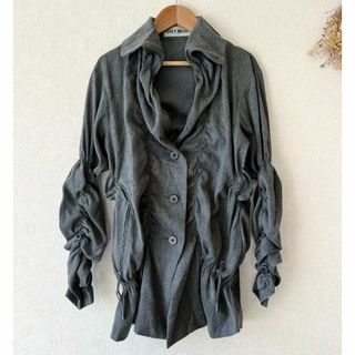 イッセイミヤケ(ISSEY MIYAKE)のISSEY MIYAKE イッセイミヤケ シャーリング ジャケット 変形 グレー(テーラードジャケット)