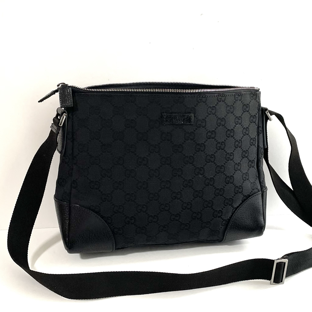GUCCI - 【極美品】GUCCI グッチ ショルダーバッグ GGキャンバス