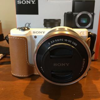 ソニー(SONY)の【自撮】SONY α5000 レンズキット【wifi】(ミラーレス一眼)