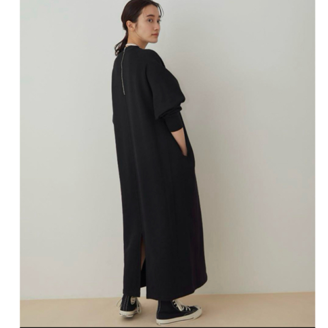 Adam et Rope'(アダムエロぺ)のアダムエロペ グロススウェットバックジップワンピース  レディースのワンピース(ロングワンピース/マキシワンピース)の商品写真