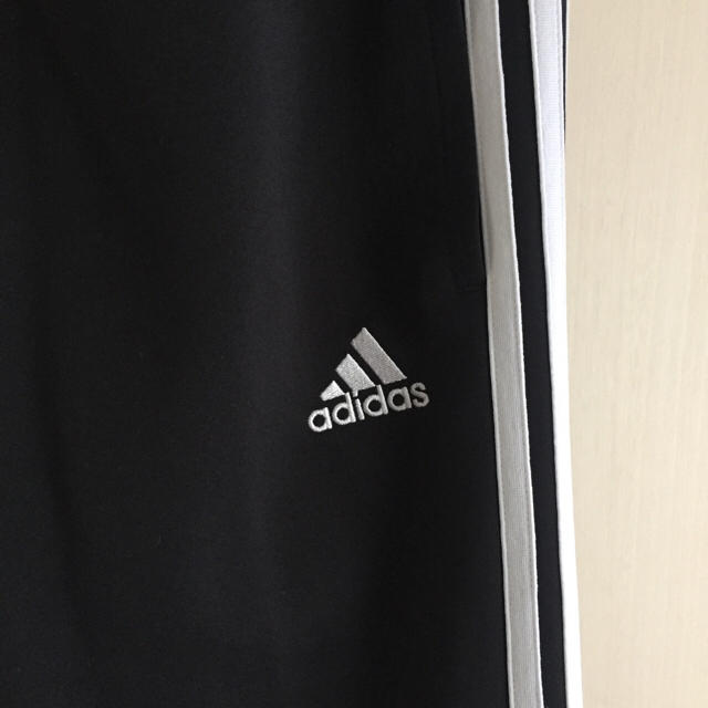 adidas(アディダス)のadidas(アディダス) ストライプス ジャージパンツ レディースのパンツ(カジュアルパンツ)の商品写真