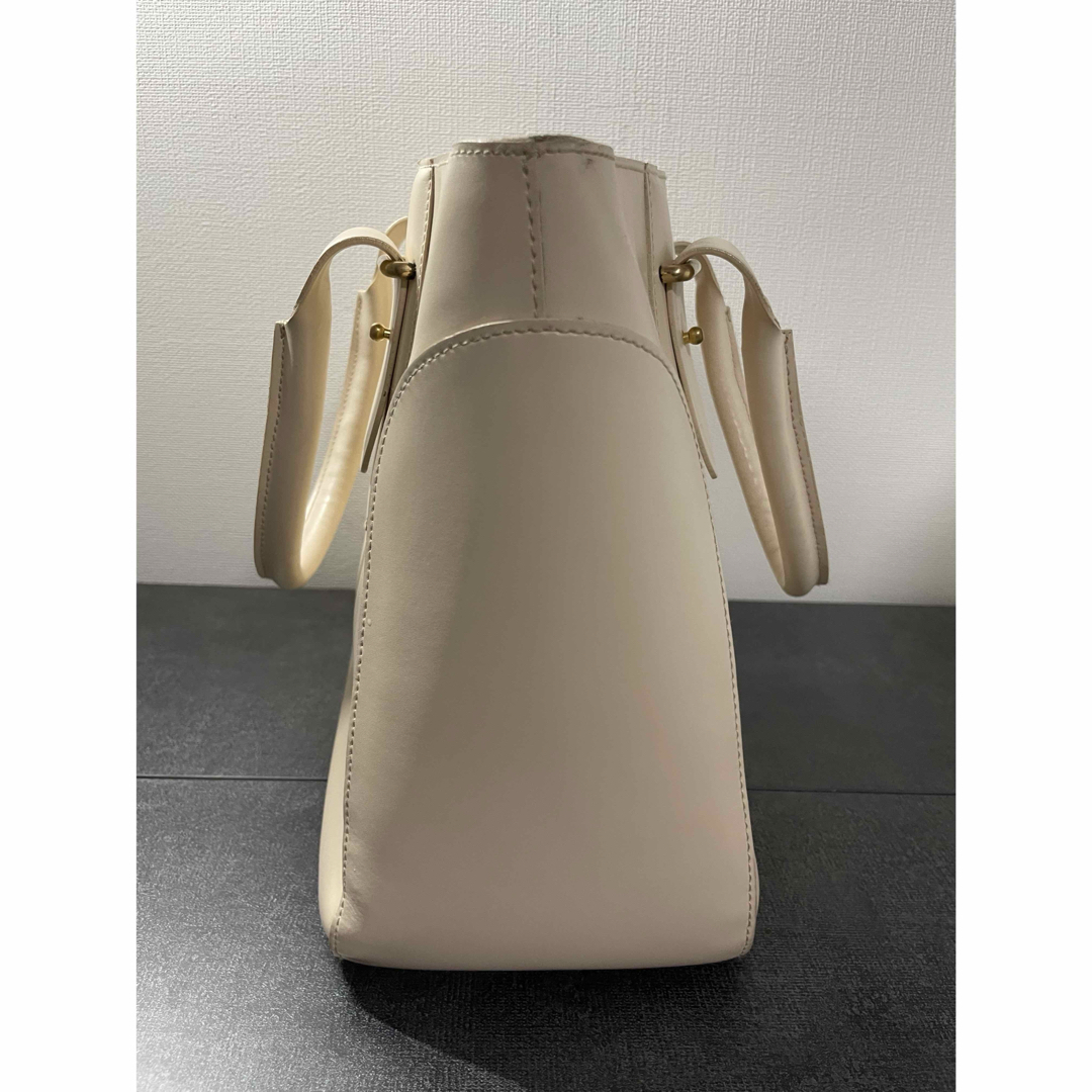 人気特価 FURLA 斜め ショルダーバッグ レザーハンドバッグ 2way フルラ - バッグ
