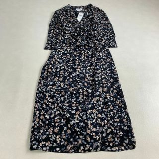 カルバンクライン(Calvin Klein)の美品　カルバンクライン　ロングワンピース　未使用級　タグ付き　花柄　マキシ丈　カ(ロングワンピース/マキシワンピース)