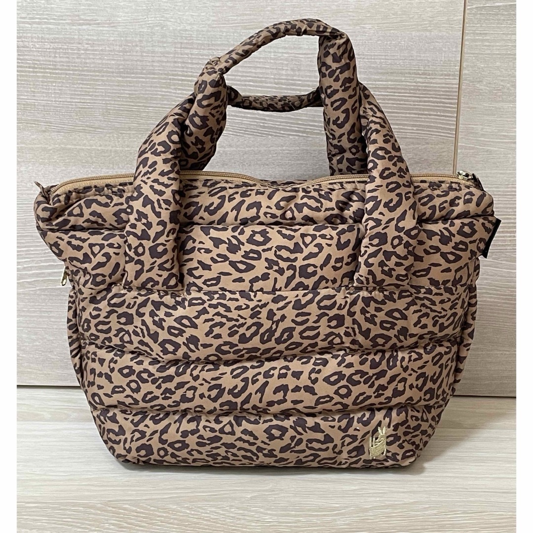 ROOTOTE(ルートート)のROOTOTE 豹柄 もこもこナイロン ハンドバッグ レディースのバッグ(トートバッグ)の商品写真