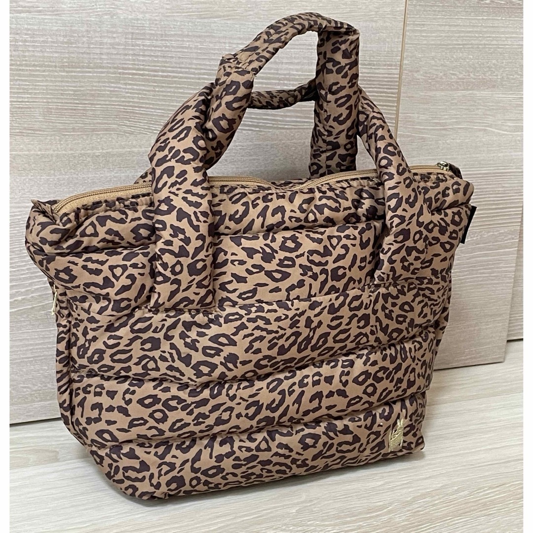 ROOTOTE(ルートート)のROOTOTE 豹柄 もこもこナイロン ハンドバッグ レディースのバッグ(トートバッグ)の商品写真