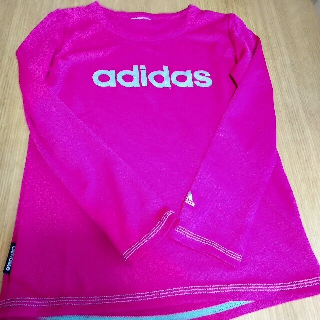 adidas(アディダス)のadidas　長袖Tシャツ　130㎝ キッズ/ベビー/マタニティのキッズ服女の子用(90cm~)(Tシャツ/カットソー)の商品写真