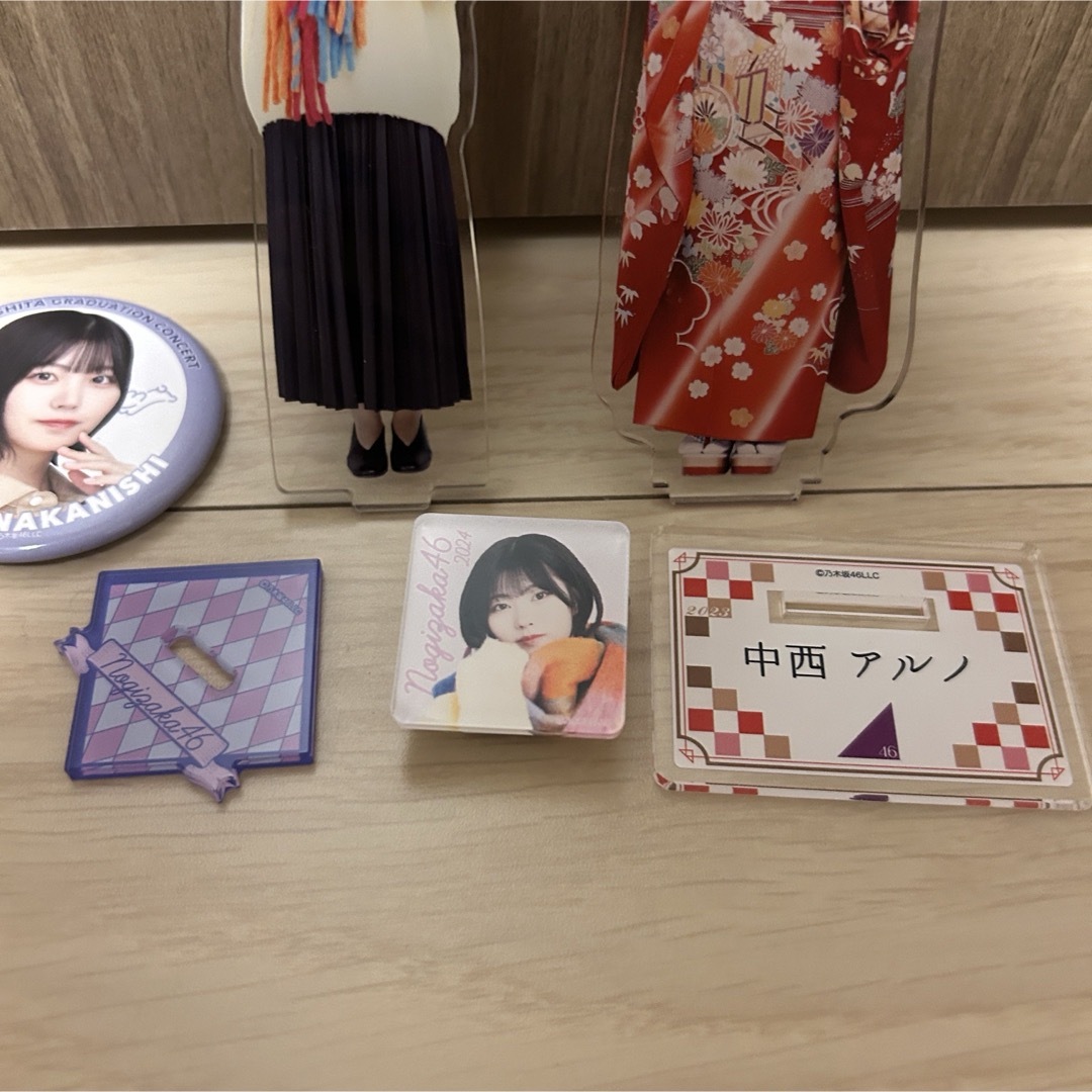 乃木坂46 アクリルスタンド 缶バッジ 中西アルノ まとめ売り エンタメ/ホビーのタレントグッズ(アイドルグッズ)の商品写真