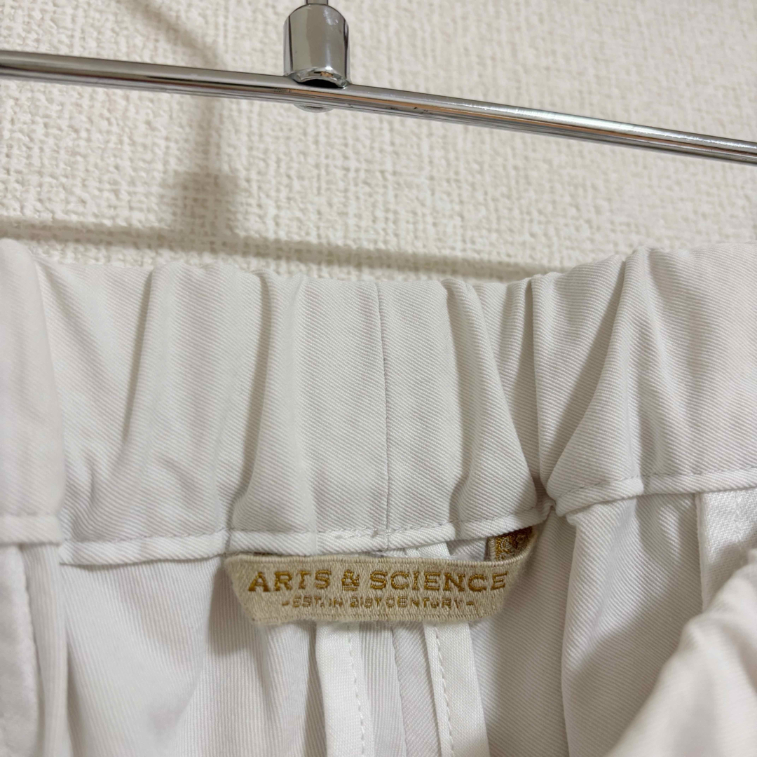 ARTS&SCIENCE(アーツアンドサイエンス)の新品　アーツアンドサイエンス　メンズイージーTパンツ　ペールグレー レディースのパンツ(カジュアルパンツ)の商品写真