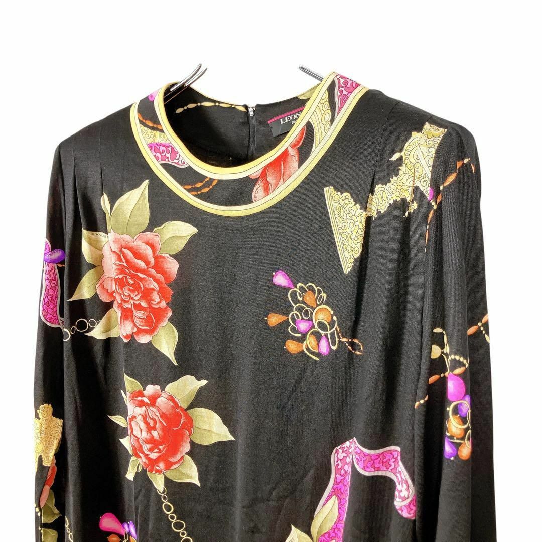 レオナール【LEONARD SPORT 】長袖Tシャツ 42 花柄香水