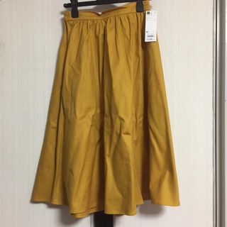 ジーユー(GU)のGU イージーカラースカート新品(ひざ丈スカート)