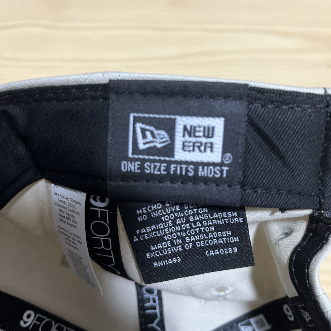 NEW ERA(ニューエラ)の訳あり品　ニューエラ　NEW ERA Sox ホワイトソックス　ベージュ メンズの帽子(キャップ)の商品写真