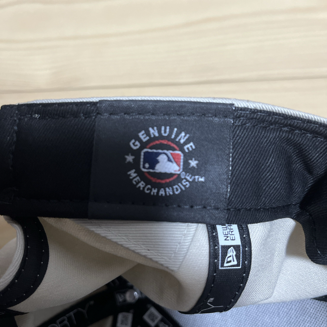 NEW ERA(ニューエラ)の訳あり品　ニューエラ　NEW ERA Sox ホワイトソックス　ベージュ メンズの帽子(キャップ)の商品写真