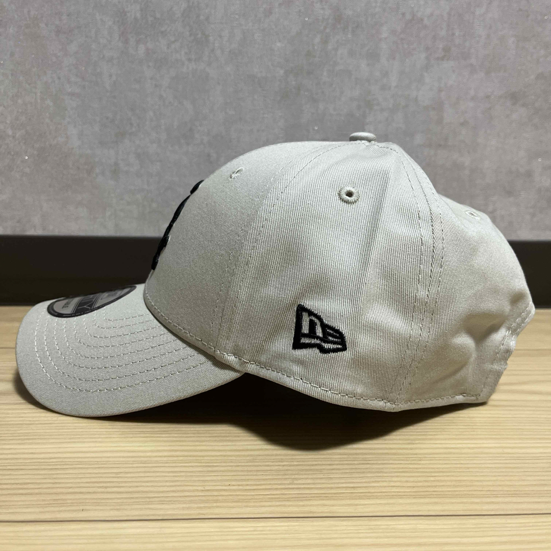NEW ERA(ニューエラ)の訳あり品　ニューエラ　NEW ERA Sox ホワイトソックス　ベージュ メンズの帽子(キャップ)の商品写真
