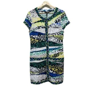 ビーシービージーマックスアズリア(BCBGMAXAZRIA)のBCBGMAXAZRIA(ビーシービージーマックスアズリア) ワンピース サイズM レディース美品  - 白×グリーン×マルチ 半袖/ひざ丈(その他)