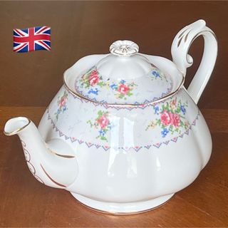 ロイヤルアルバート(ROYAL ALBERT)の【英国ビンテージ】ロイヤルアルバート★プチポワン★ふっくらとしたティーポット(食器)