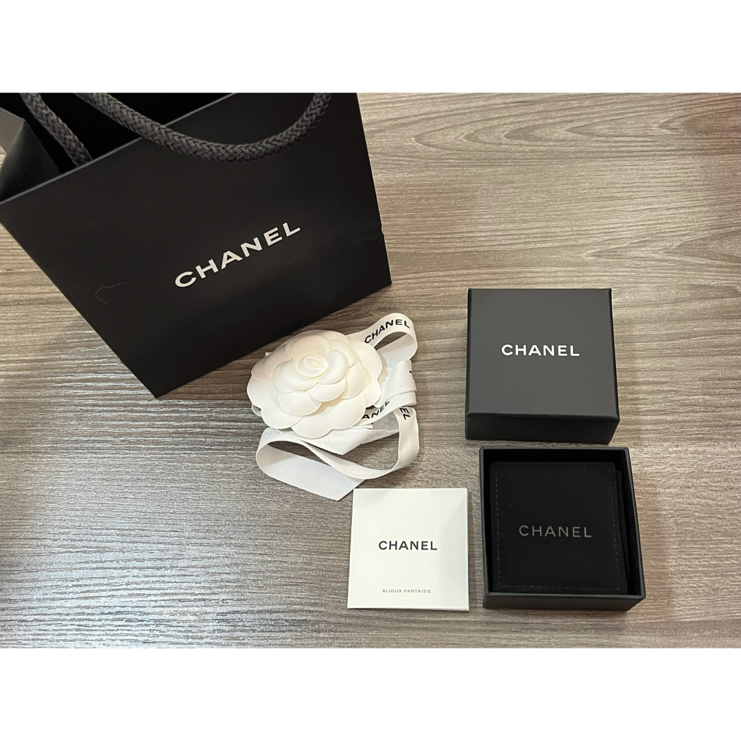 送料無料◆2025新品  CHANEL - shop みぃたん's by ピアス空箱の通販 CHANEL アクセサリー